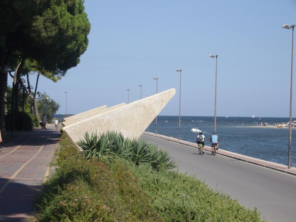 Residence Cleo Llido Degli Estensi Luaran gambar