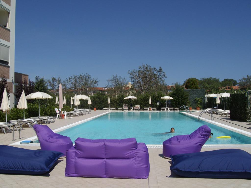 Residence Cleo Llido Degli Estensi Luaran gambar
