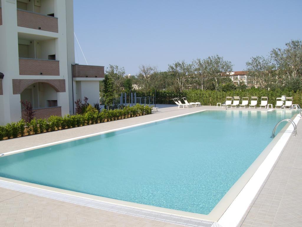 Residence Cleo Llido Degli Estensi Luaran gambar