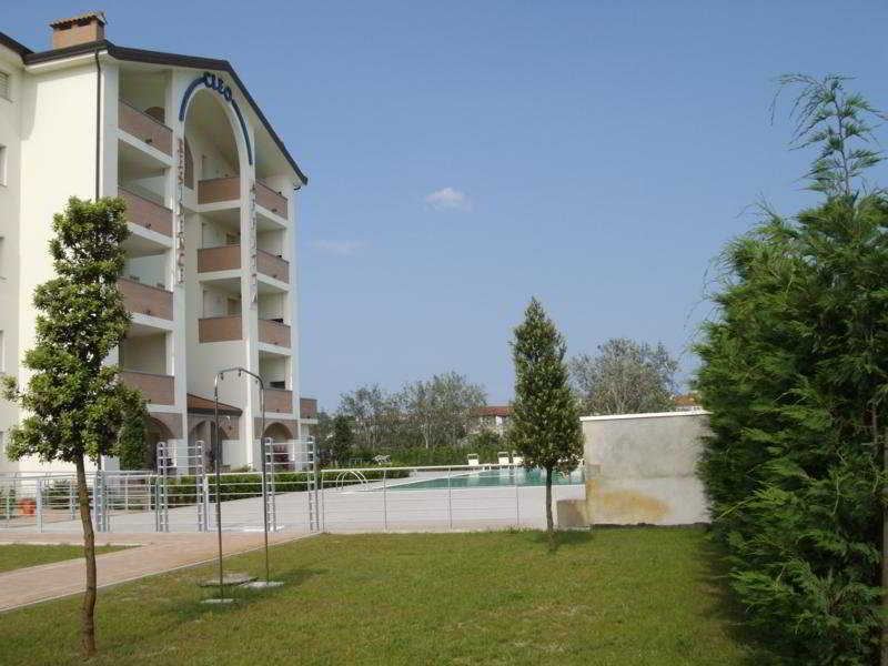 Residence Cleo Llido Degli Estensi Luaran gambar